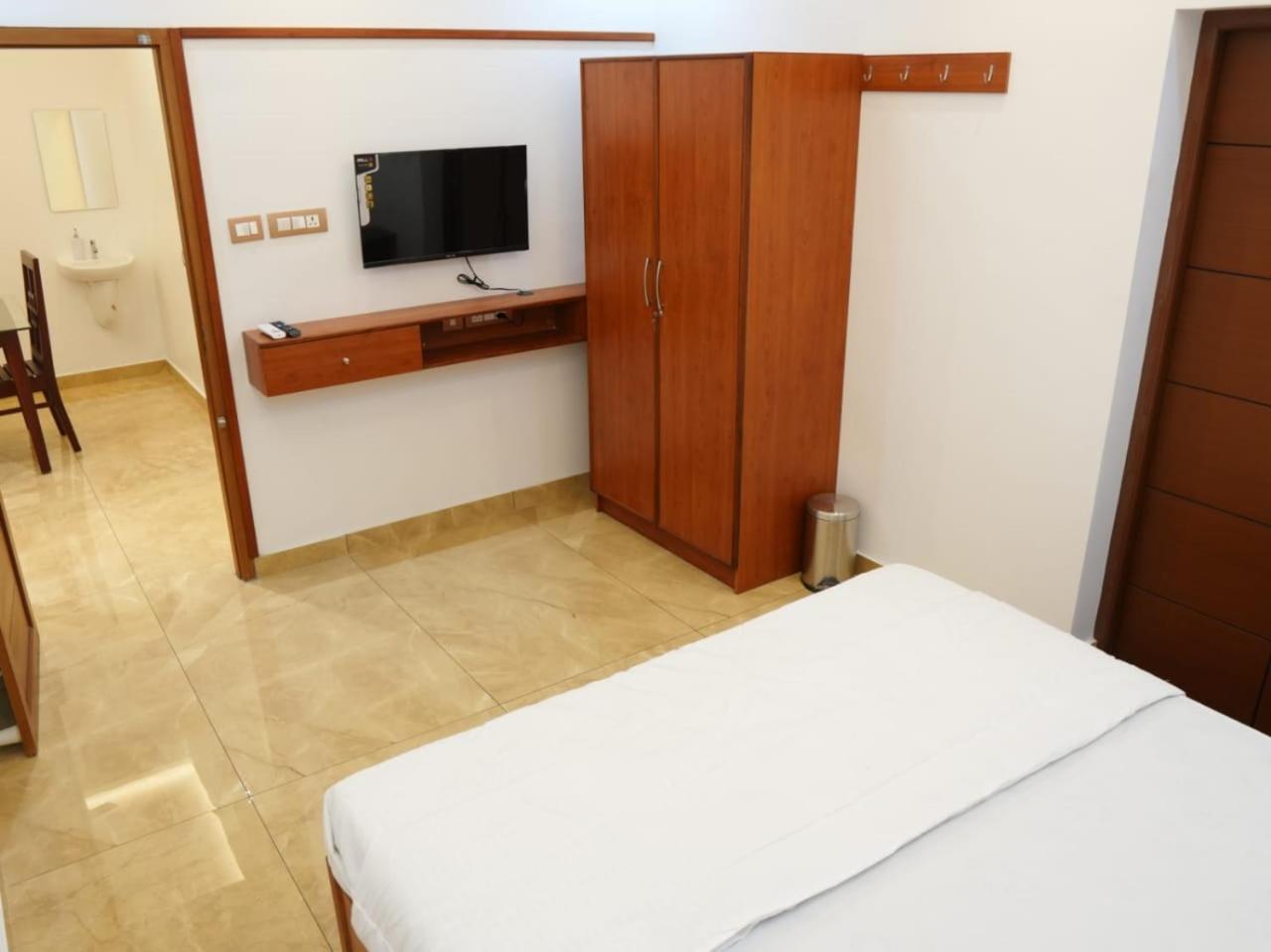 Neom'S Golden Gate Hotel Alwaye Kültér fotó